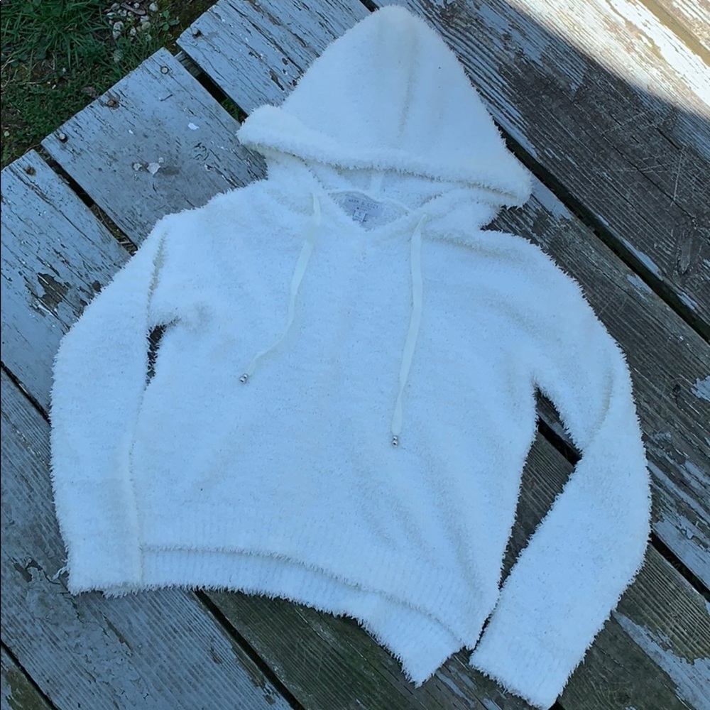 🌻 5 for $25 Fluffy Teddy Soft White Hoodie Small